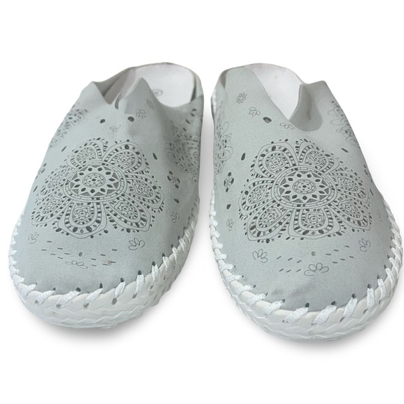 Bernie Mev. Women's Tracy Slip-On Mules Soft Gray Size 8.5 - Picture 3 of 7